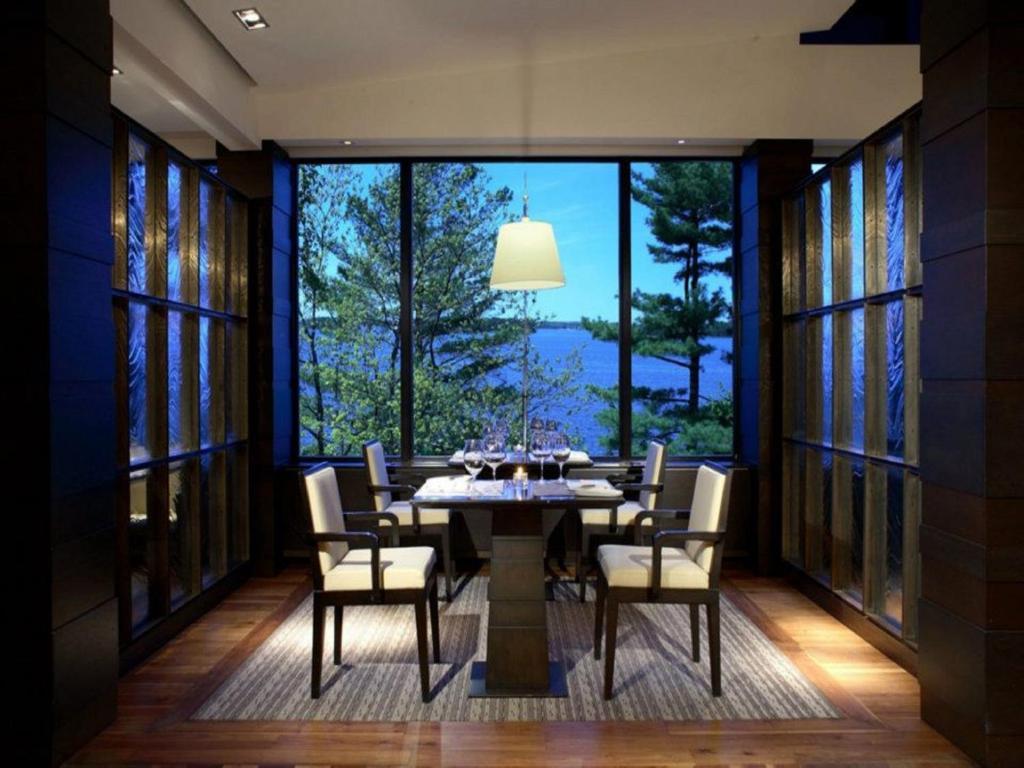 Taboo Muskoka Hotel Gravenhurst Exterior photo